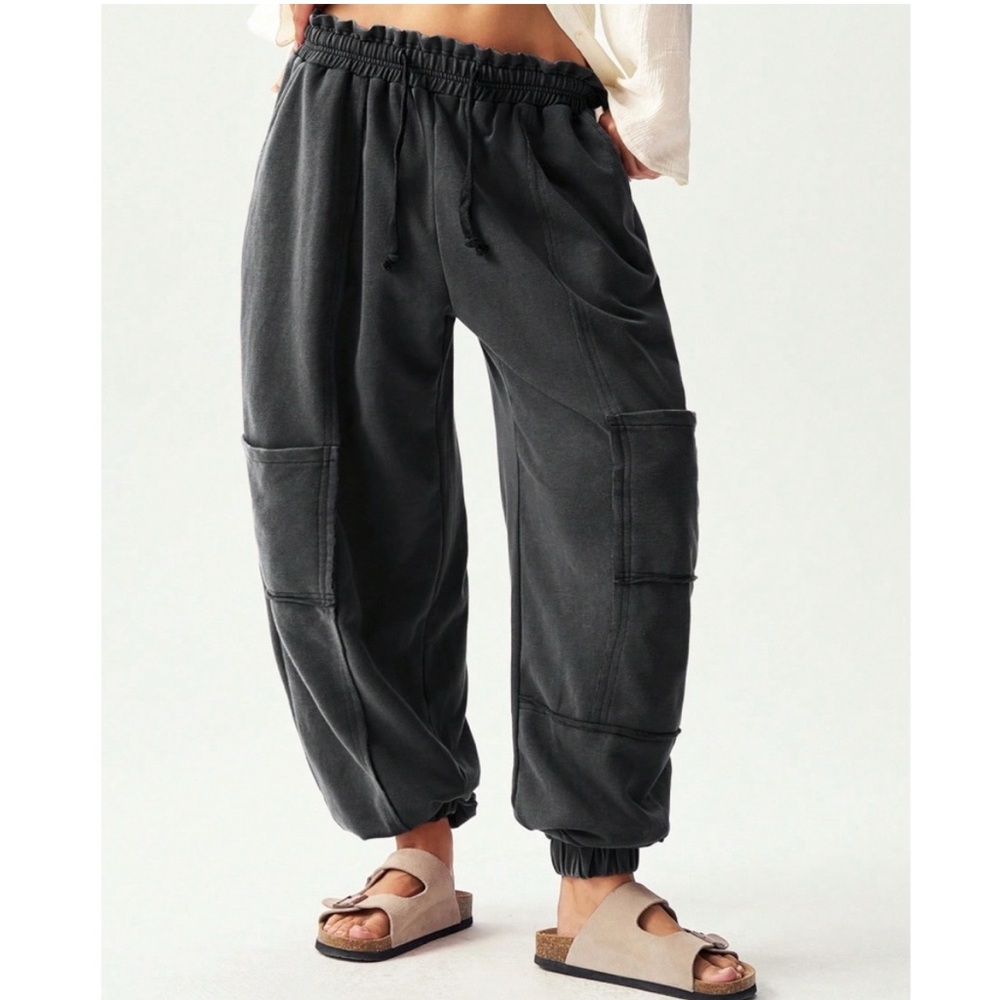 Cozy! Black Reverse Stitch Stretchy Waist Joggers - so many pockets!!!! - Size M